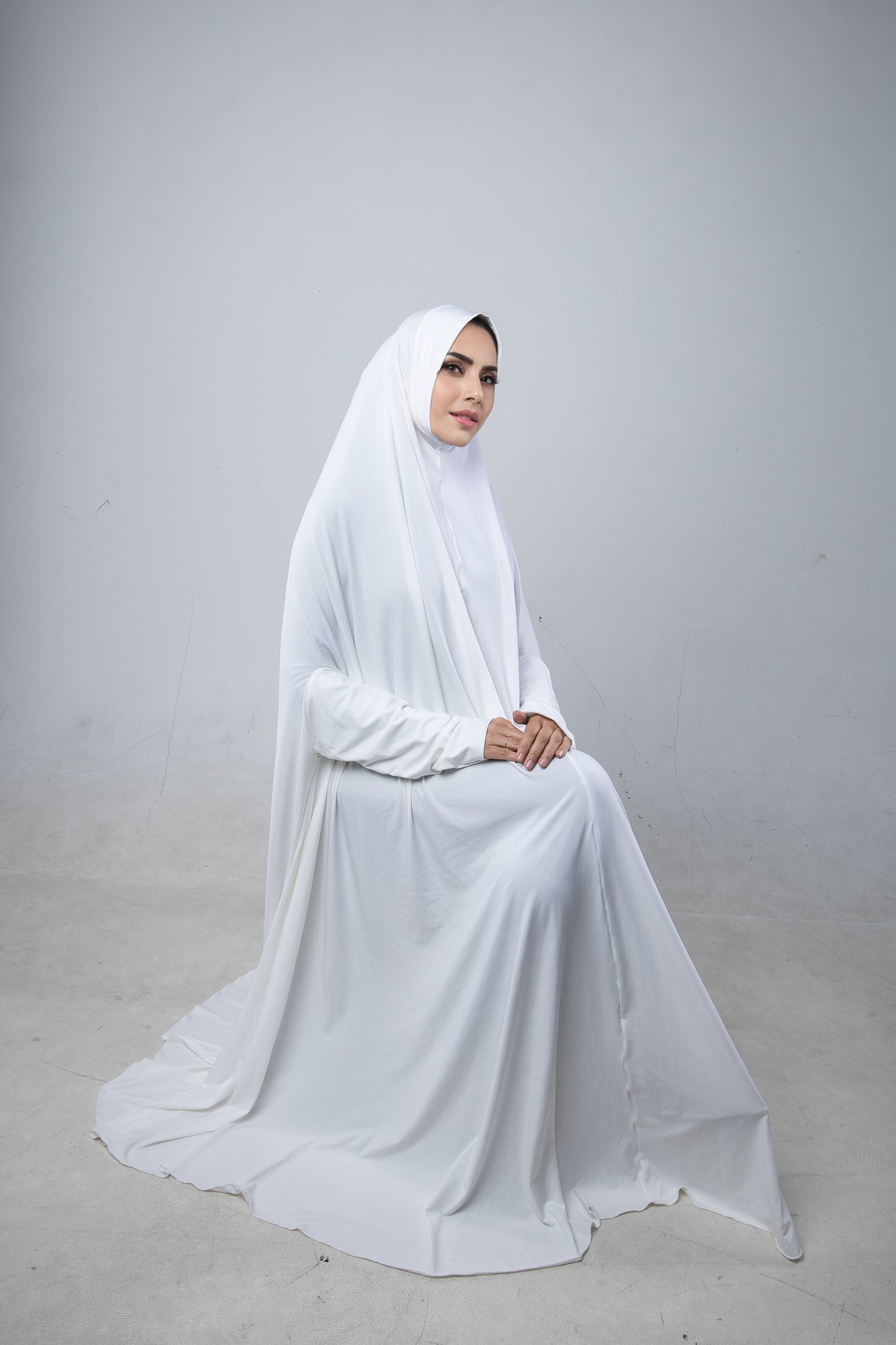 PRAYER DRESS IN WHITE