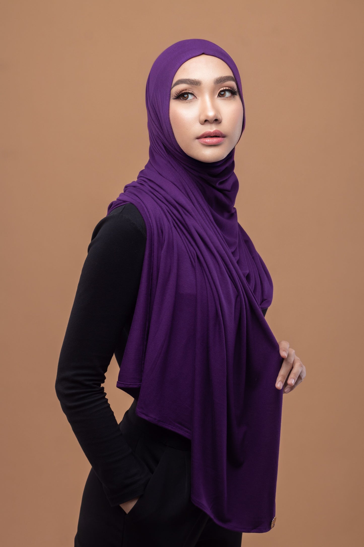 DARK VIOLET